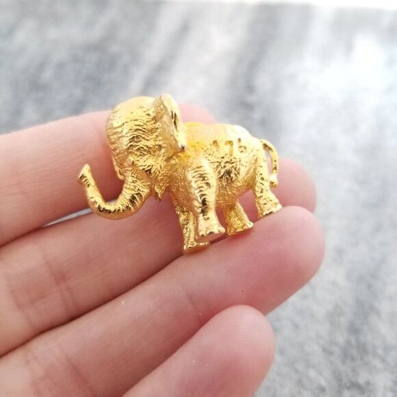 Vintage Little Gold Tone Elephant Lapel Pin, Brooch, Estate - Picture 3 of 5